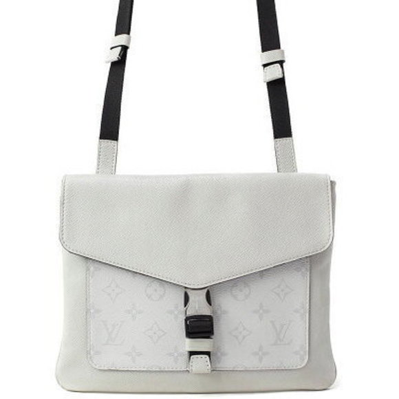 Louis Vuitton Taigarama Flap Messenger Bag Shoulder Bag - Picture 1 of 8